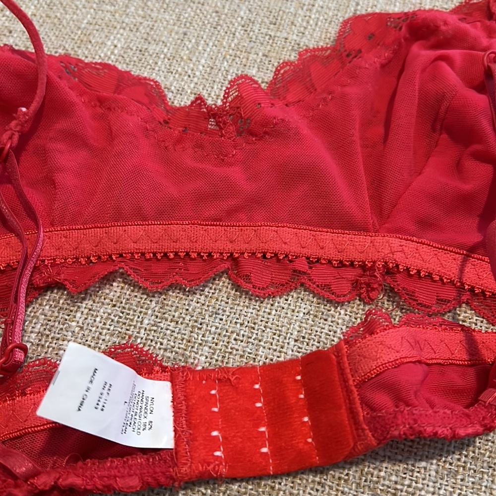 Red bralette - Picture 3 of 3